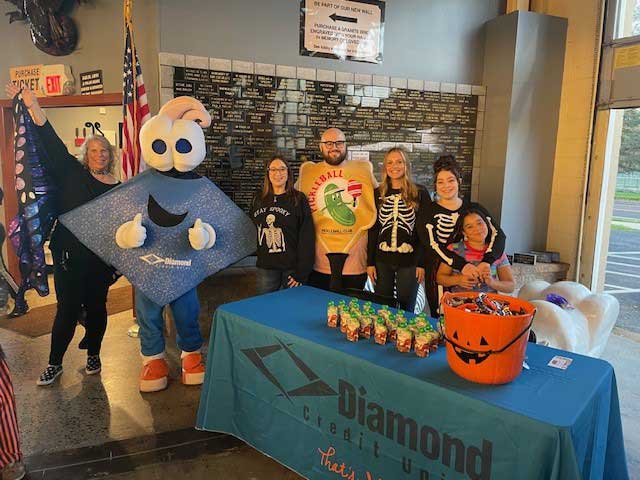 Diamond Credit Union’s Pottstown branch team and Diamond’s mascot, Chip, at the Carousel at Pottstown’s Trunk or Treat event.